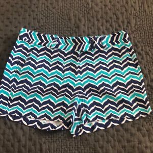 Vineyard Vines Whale tail print shorts